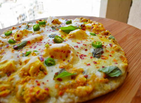Maha Paneer Pizza