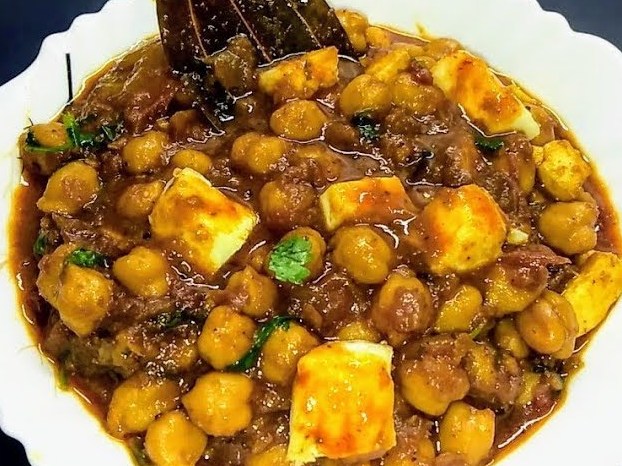 Chole Paneer ka Dum